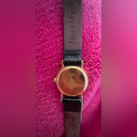 BROKEN AUTHENTIC Gucci watch. I just don’t want to mess with fixing it. - Picture 7 of 7